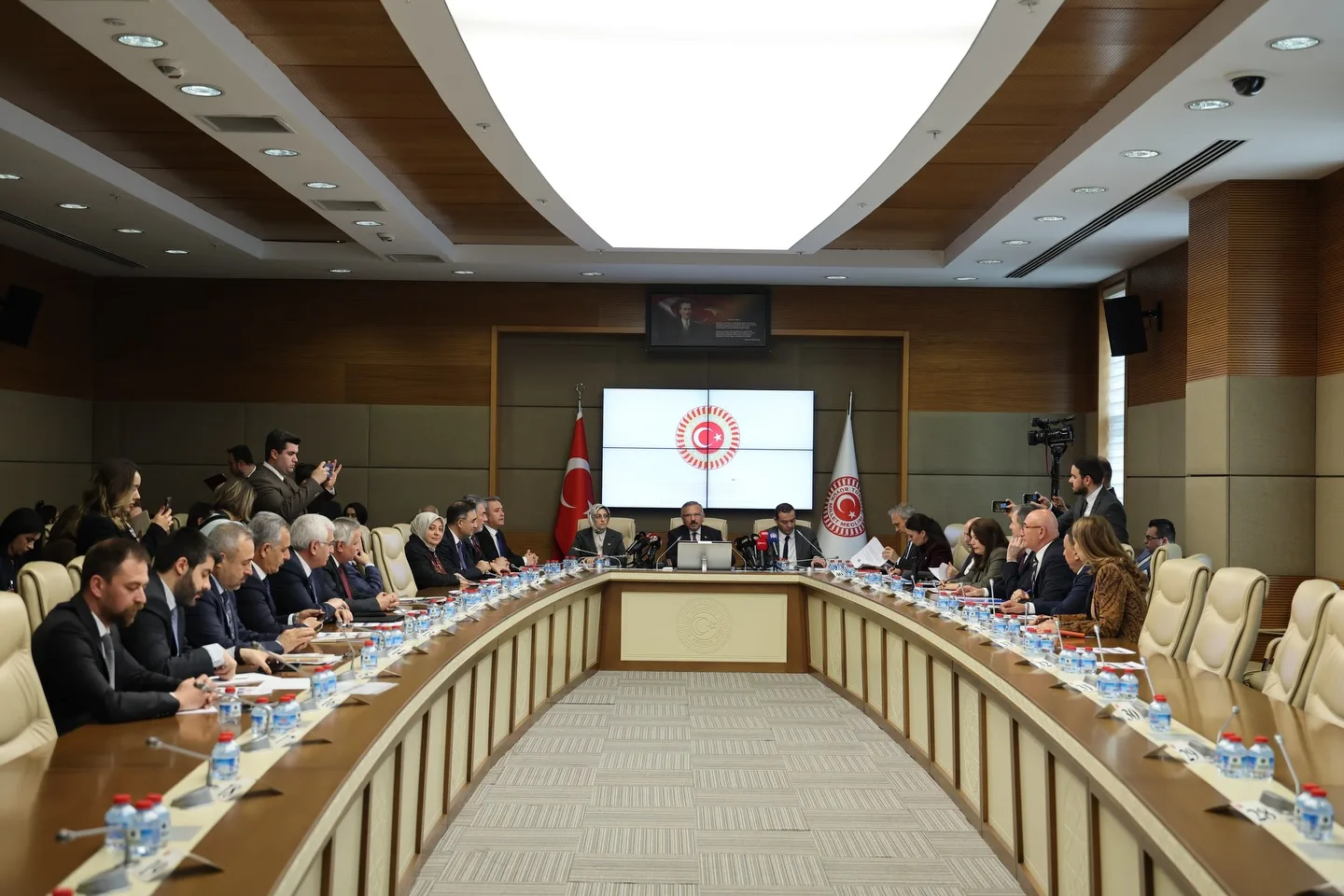 MHP’li Karakoç’tan okul saldırısı mesajı: “Olağanüstü bir gayretle çalışıyoruz!”
