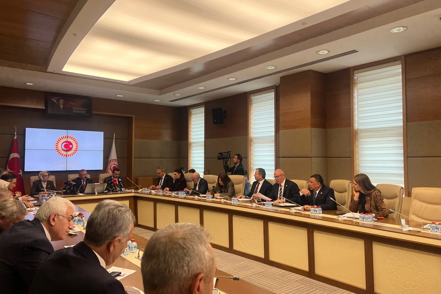 MHP’li Karakoç’tan okul saldırısı mesajı: “Olağanüstü bir gayretle çalışıyoruz!”