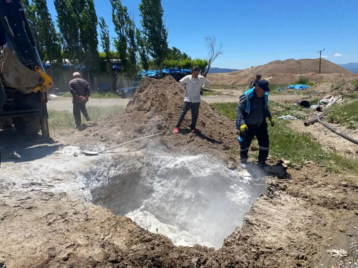 Dulkadiroğlu Belediyesi, Kurban Bayramı’nda kesilen kurbanların artıklarını temizlemek için ummalı