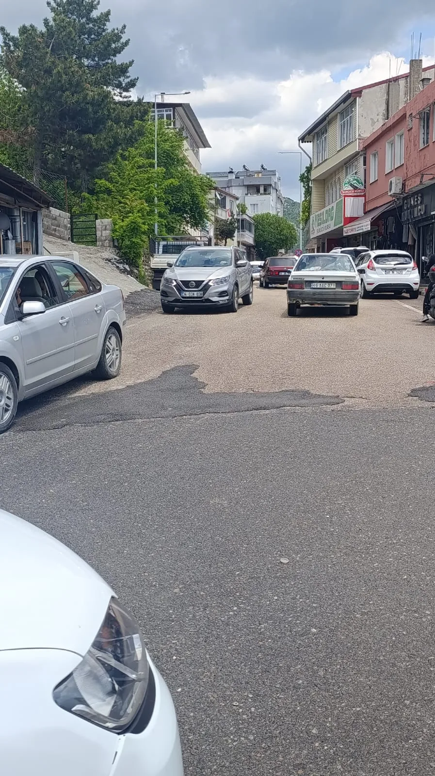 Andırın’da Çarşı Pazar Hareketlendi: İlçede Arefe Günü Bayram Yoğunluğu