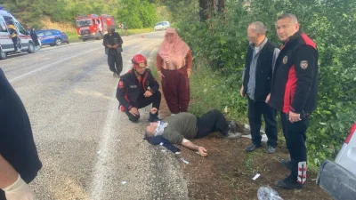 Kahramanmaraş’ta Onikişubat ilçesinde hafif ticari aracın ağaca çarpması sonucu 1’i