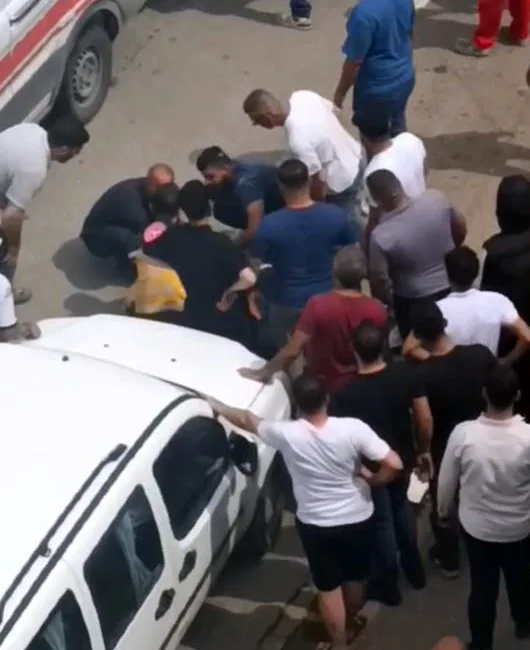Sokakta yürüdüğü sırada kimliği belirsiz kişiler tarafından silahlı saldırısına uğrayan