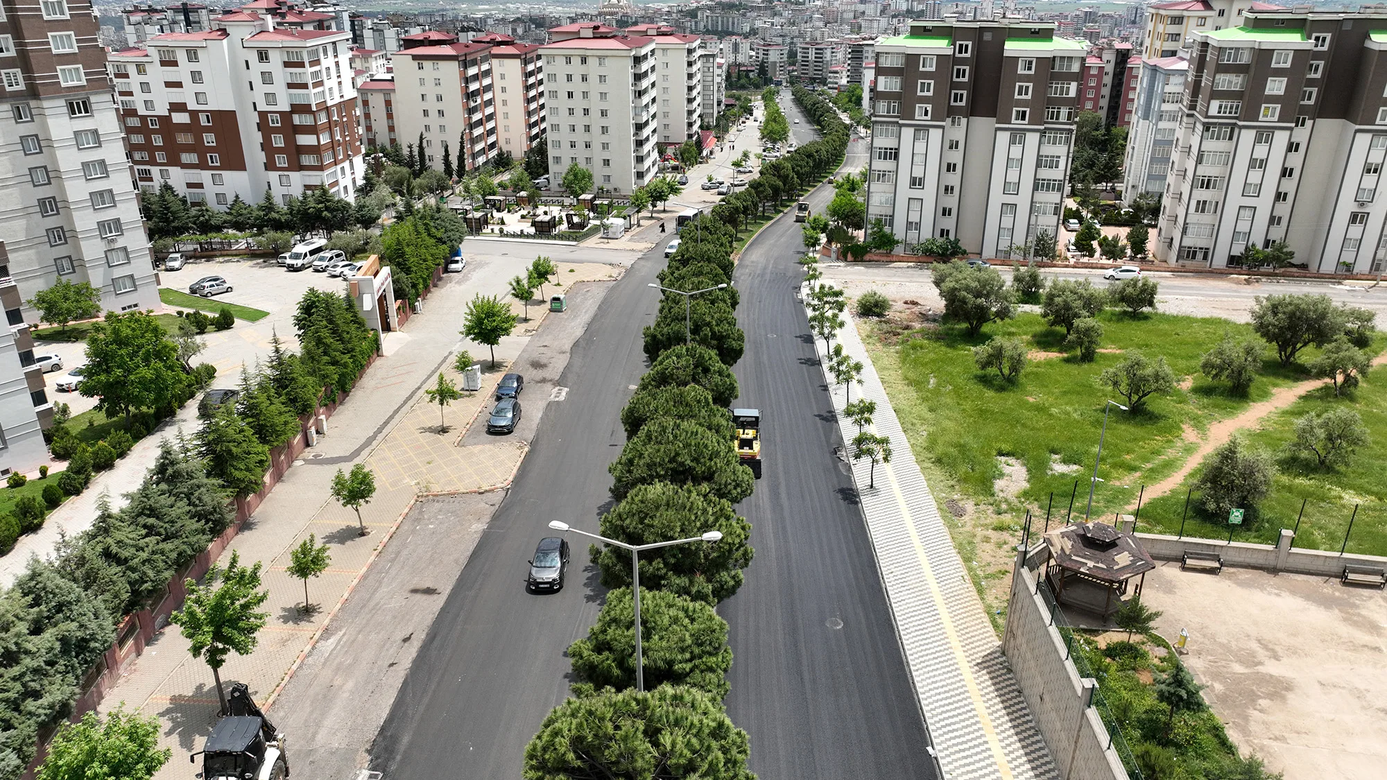 Ahır Dağı Caddesi’nde Mesai Sürüyor