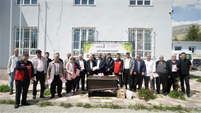 Kahramanmaraş Büyükşehir Belediyesi, coğrafi işaretli Kabarcık Üzümü’nün yetiştiği Bertiz bölgesinde
