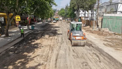Kahramanmaraş Büyükşehir Belediyesi, kentin en işlek caddesinde yenileme çalışması başlattı.