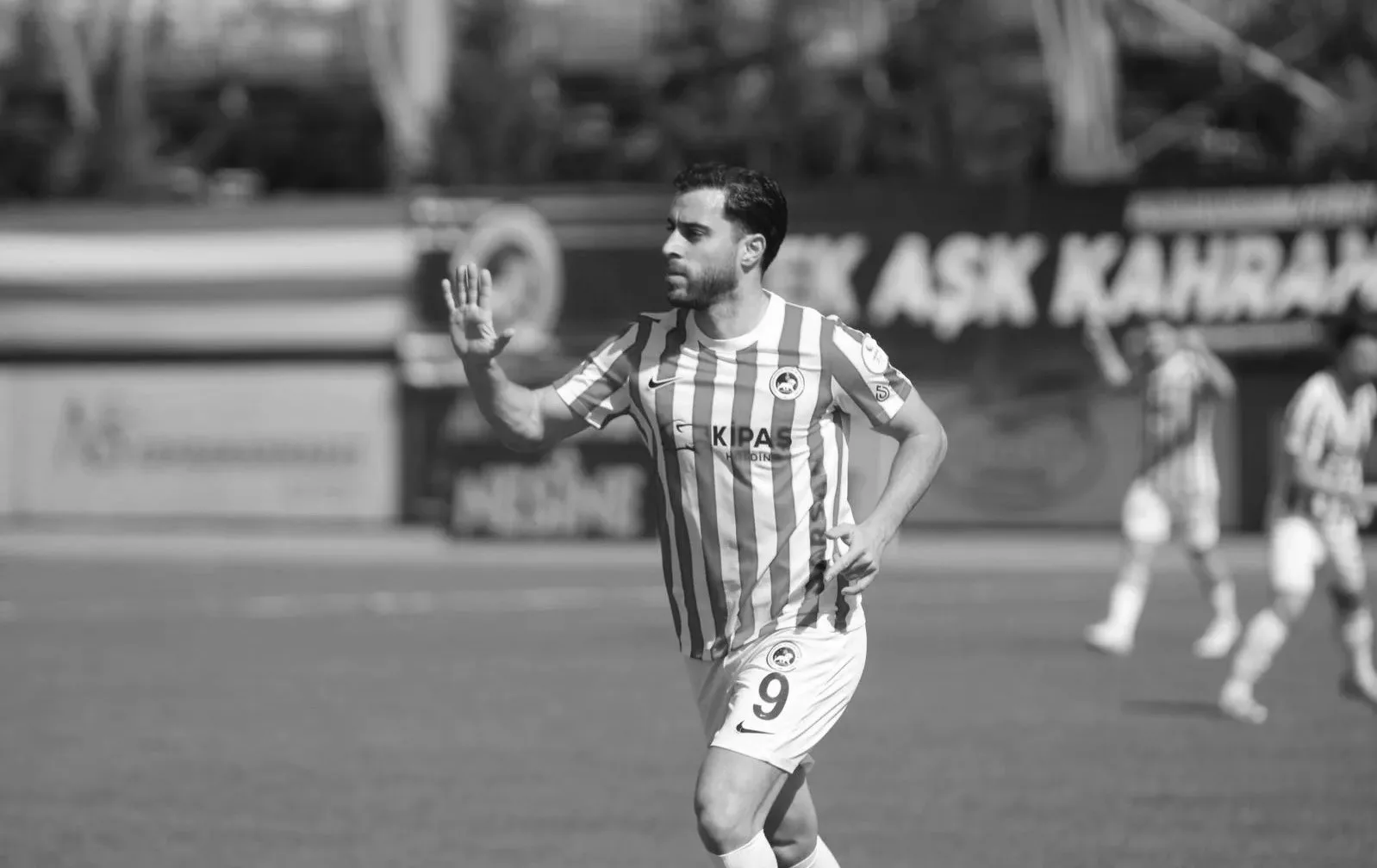 Kahramanmaraş İstiklalspor’un gol makinesi Kemal Rüzgar, sosyal medyadan yaptığı duygusal