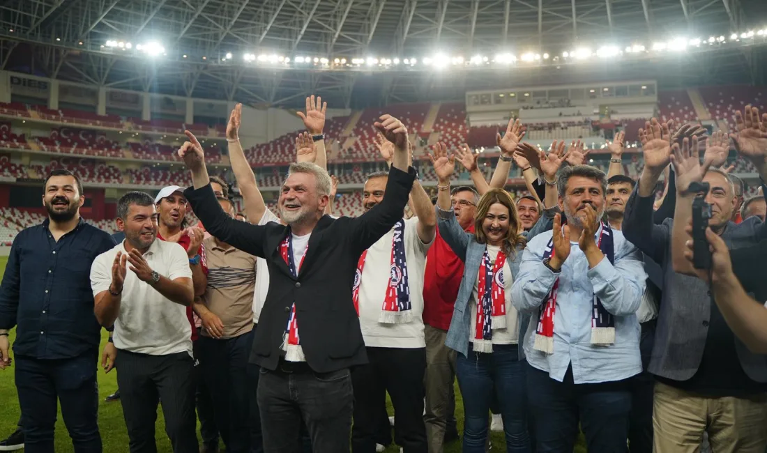 İstiklalspor Başkanı Ahmet Gaffar Akarca’nın Kahramanmaraş Büyükşehir Belediye Başkanı Fırat