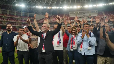 İstiklalspor Başkanı Ahmet Gaffar Akarca’nın Kahramanmaraş Büyükşehir Belediye Başkanı Fırat