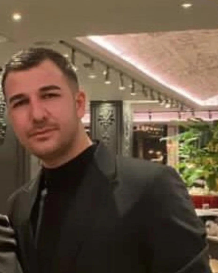 Motosiklet kamyonete çarptı: Sürücü hayatını kaybetti