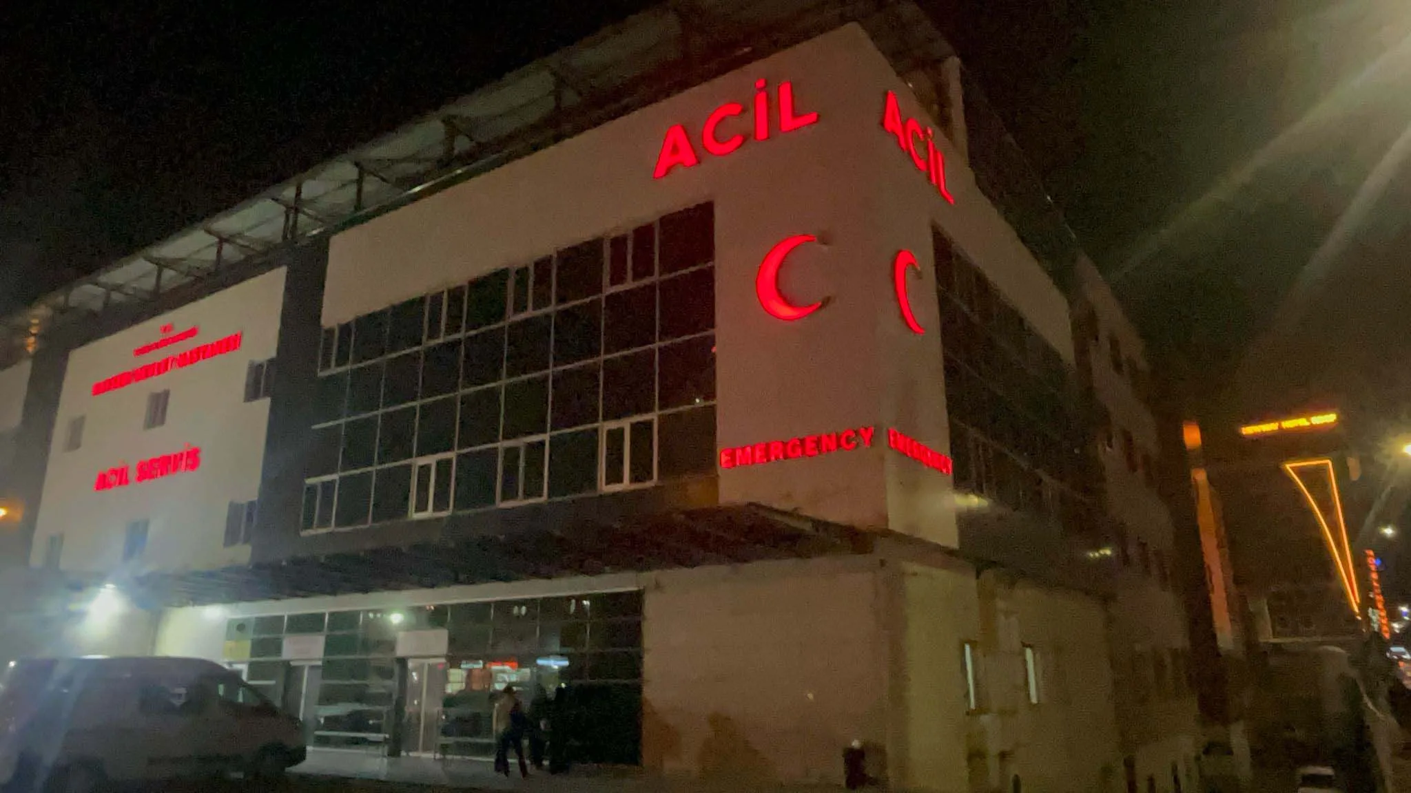 Kayınpeder ile damat arasında silahlı kavga: 2'si ağır 3 yaralı