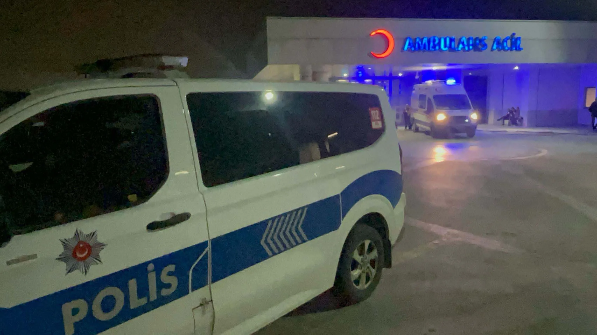 Kayınpeder ile damat arasında silahlı kavga: 2'si ağır 3 yaralı