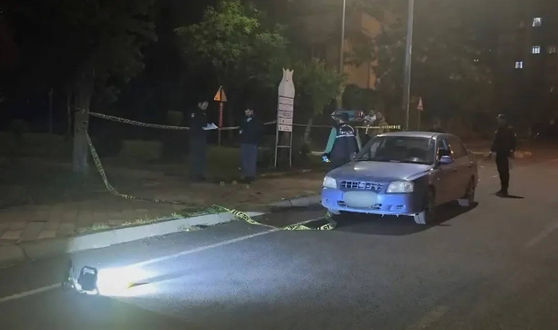 Kahramanmaraş’ta dün gece saatlerinde bir kişi, sokak ortasında silahla kafasına