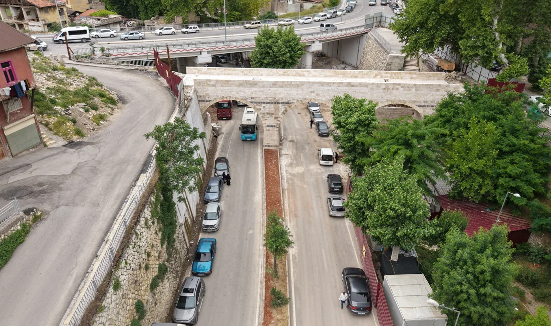Kahramanmaraş Büyükşehir Belediyesi, Tarihi Kanlıdere Köprüsü’nde gerçekleştirilen restorasyon çalışmalarını tamamladı.