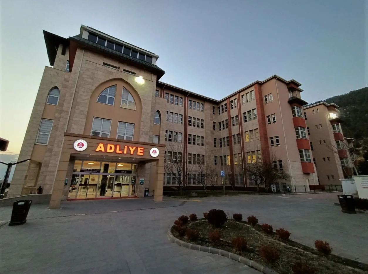 Kahramanmaraş Adliyesi'nde Taşlar Yerinden Oynadı! Liste Yayınlandı, Herkes Bunu Konuşuyor...