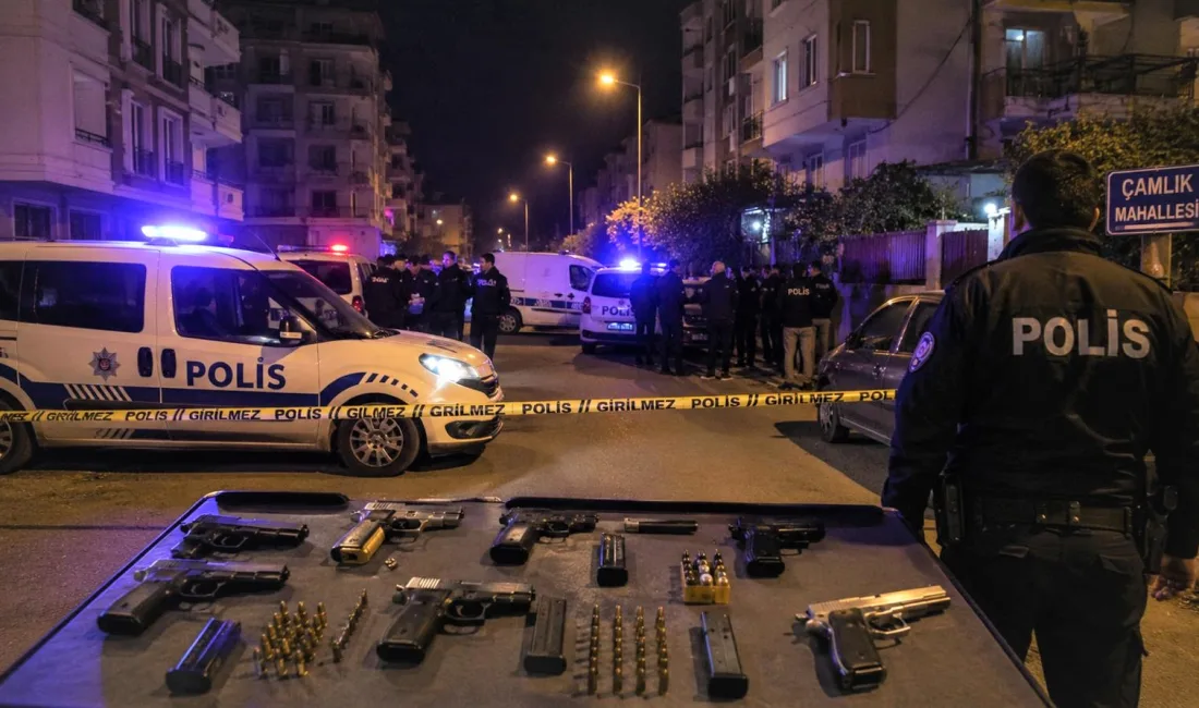 Kahramanmaraş’ta 2 grup arasında çıkan kavgada silahlar konuştu. Olayda çok