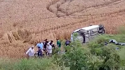 Şarampole devrilen otomobilde can pazarı yaşandı. Araç sürücüsü 26 yaşındaki