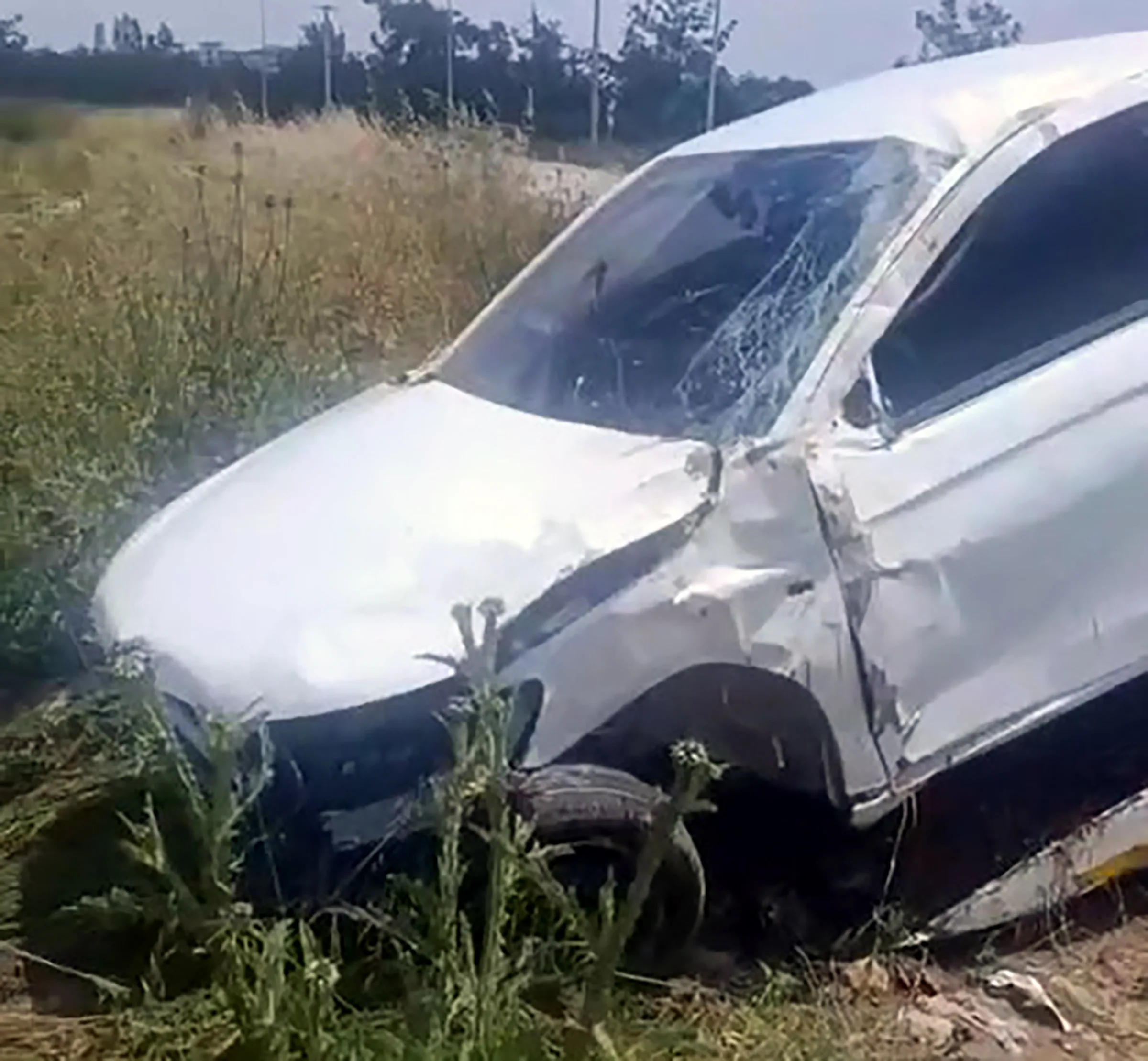 Şarampole Yuvarlanan Araçta Can Pazarı: 1 Ölü 1 Yaralı