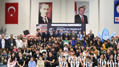 Kahramanmaraş Büyükşehir Belediyesi öncülüğünde bu yıl dördüncüsü düzenlenen Robotik ve