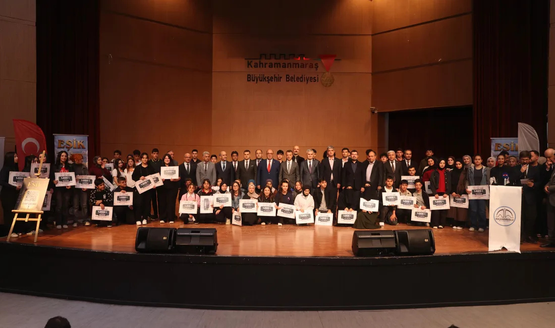Dulkadiroğlu’nda düzenlenen EŞİK Projesi kapsamında gerçekleştirilen yarışmalarda dereceye giren öğrencilere