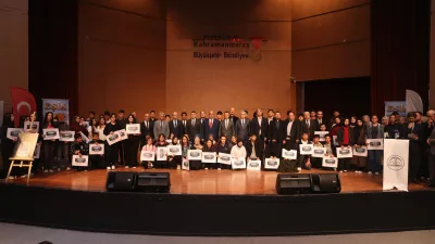 Dulkadiroğlu’nda düzenlenen EŞİK Projesi kapsamında gerçekleştirilen yarışmalarda dereceye giren öğrencilere