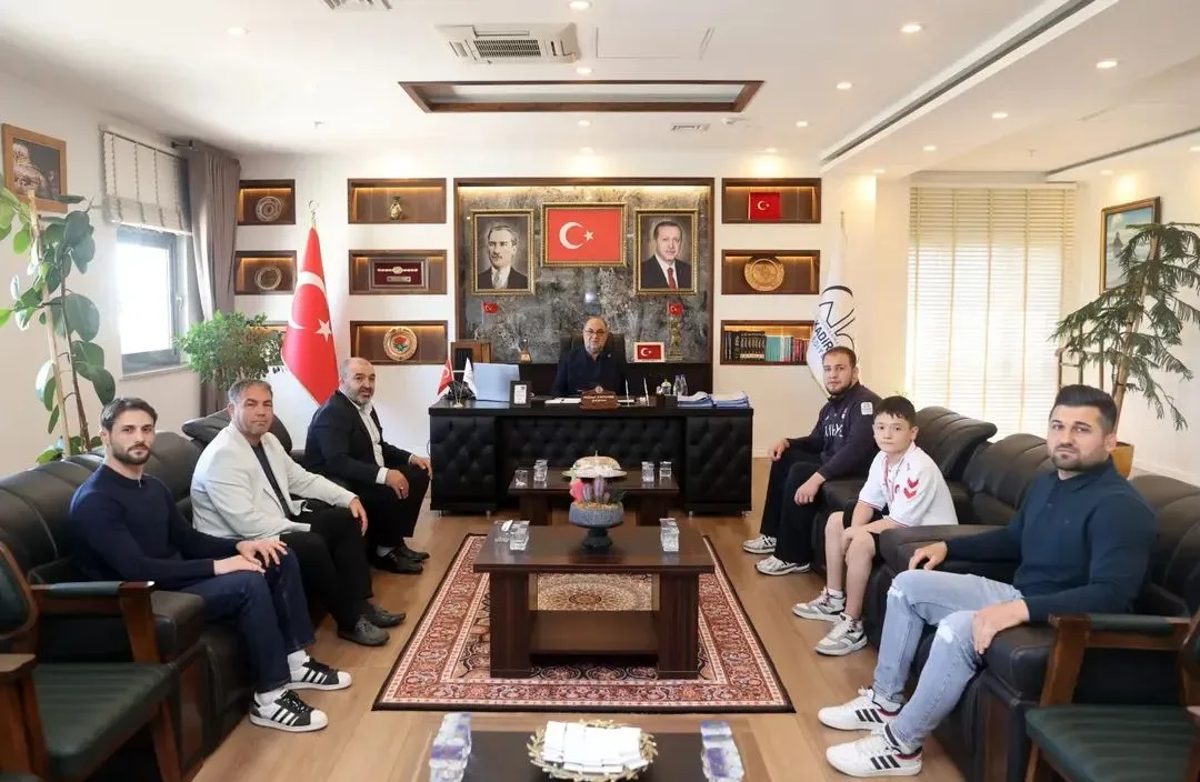 Başarılı güreşçilerde Başkan Akpınar’a Ziyaret!