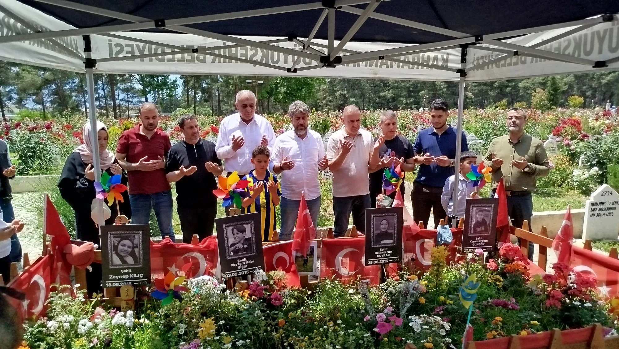 Kahramanmaraş’ta yaslı bayram: Minik yavrular cennette… Kahramanmaraş’ta yaslı bayram: Minik yavrular cennette…