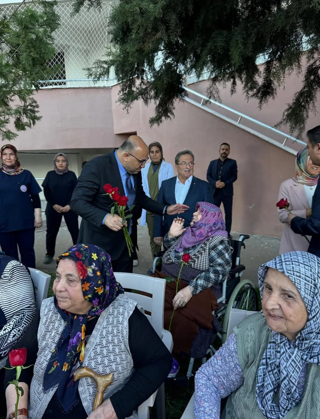 Andırınlı Vekil Şahin’in bayram mesaisi! Andırınlı Vekil Şahin’in bayram mesaisi!