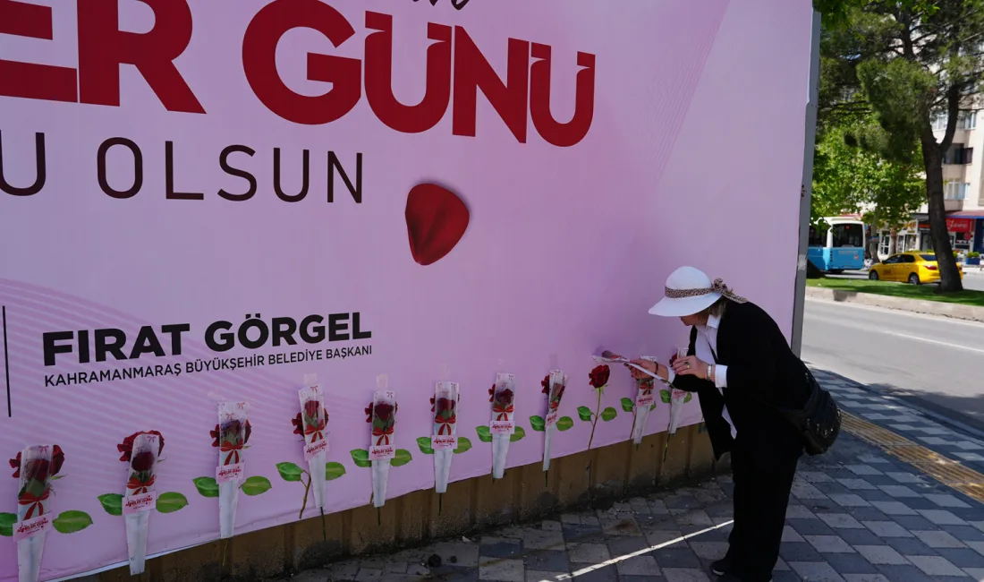 Kahramanmaraş Büyükşehir Belediyesi’nin Anneler Günü’ne özel hazırladığı sürpriz çalışma şehirde