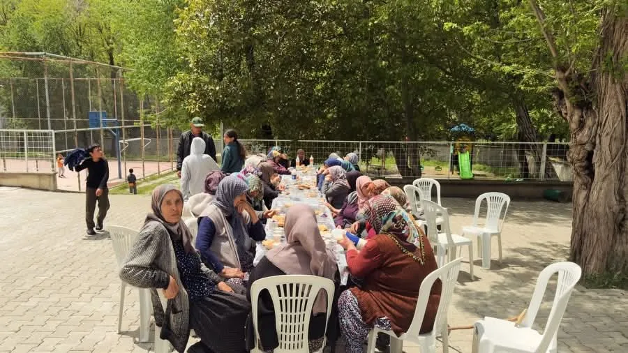 Çiçekli Mahallesi'nde Anlamlı Buluşma: Şehitlerimiz ve Gazilerimiz Dualarla Anıldı