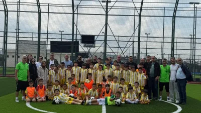 Kahramanmaraş’ta futbolun geleceğini tasarlayan Sporium Maraş Futbol Okulu, deneyimli isimlerin