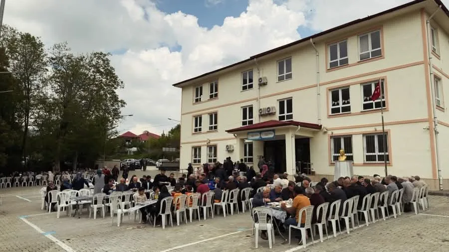 Çiçekli Mahallesi'nde Anlamlı Buluşma: Şehitlerimiz ve Gazilerimiz Dualarla Anıldı