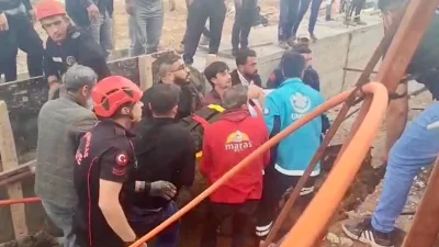Kahramanmaraş’ın Onikişubat ilçesinde altyapı çalışmaları sırasında meydana gelen göçükte bir