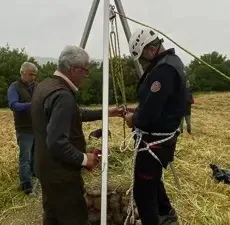 OSmaniye’nin Kadirli ilçesinde içme suyu kuyusuna düşen tilki itfaiye ekipleri