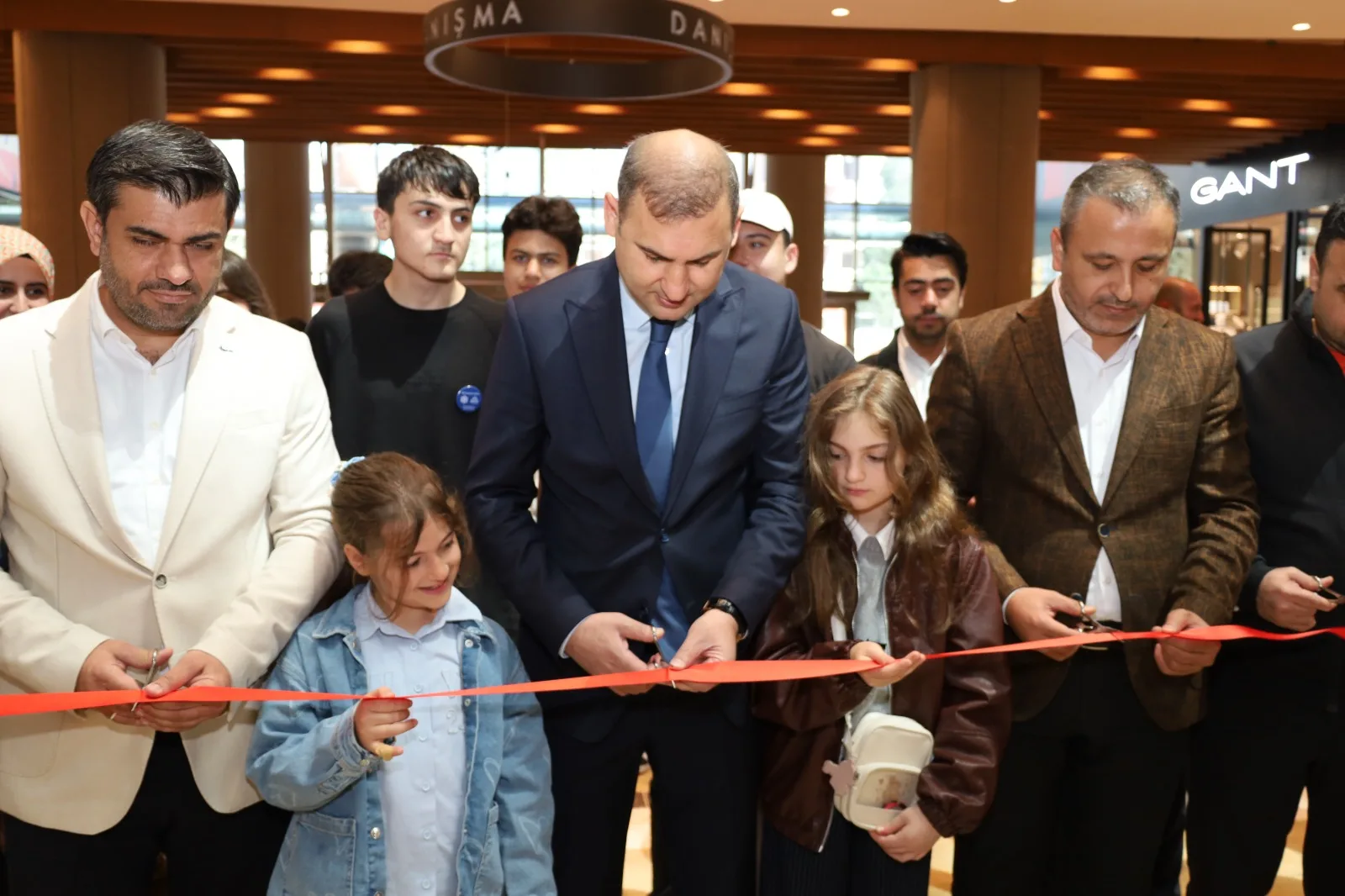 Piazza AVM’de Muhteşem Sergi: Gençlerin Göz Nuruna Yoğun İlgi!