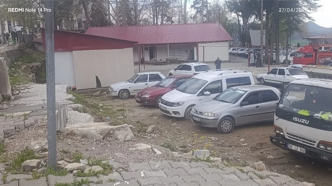 Hafızalarda Kalan O Bina Artık Yok: Andırın Ortaokulu’nun Yerinde Yeller Esiyor