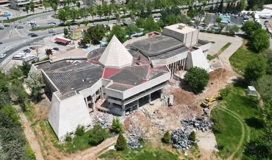Kahramanmaraş’ın yıllardır kültür ve sanatın kalbi olan Necip Fazıl Kısakürek