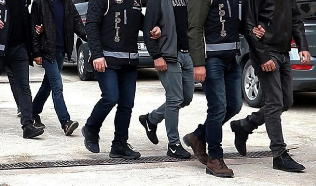Kahramanmaraş’ta, hüküm yemiş 2 firari emniyet güçlerinin gerçekleştirdiği başarılı operasyonla