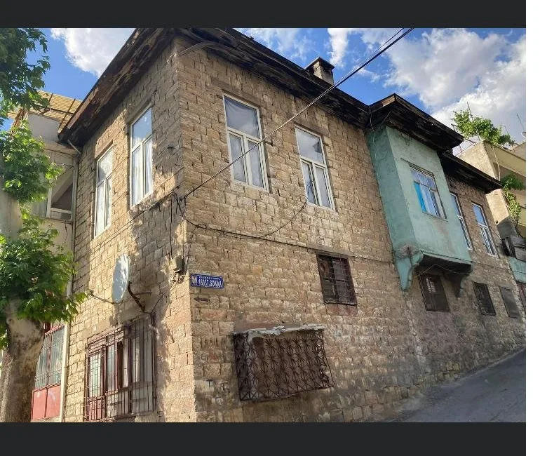 Kahramanmaraş'ta icra yoluyla satışa çıkarılan ve üzerinde “Korunması Gerekli Kültür