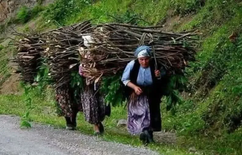Kahramanmaraş’ın Andırın ilçesinde geçmiş yıllarda köy hayatının en ağır yükünü