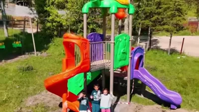 Kahramanmaraş Büyükşehir Belediyesi, Andırın ilçesinin çeşitli mahallelerine kazandırdığı yeni çocuk