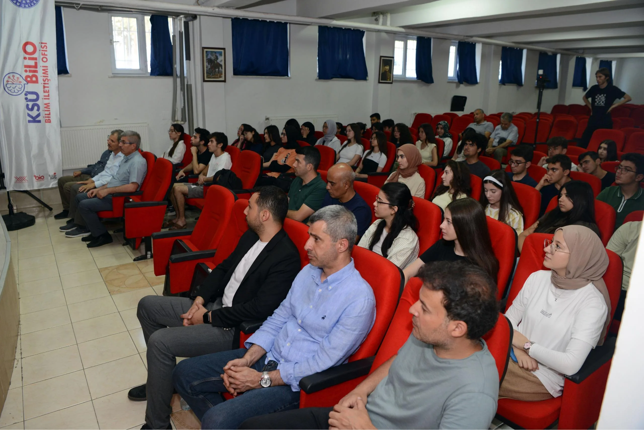 Bilim Kafe’de Geleceğin Meslekleri ve Yapay Zekâ Konuşuldu
