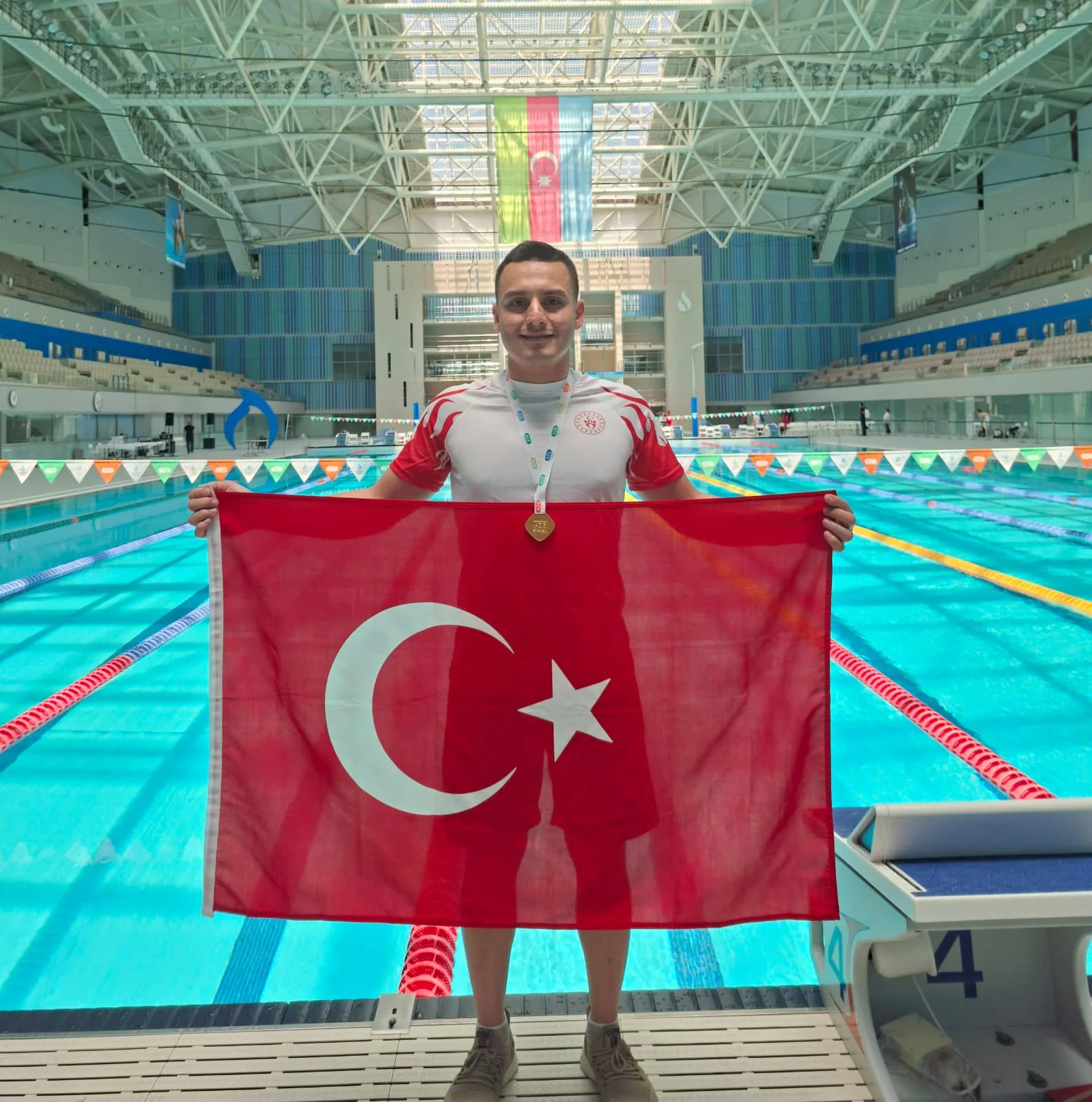 Kahramanmaraşlı Yüzücü Türk Devletleri Şampiyonu!