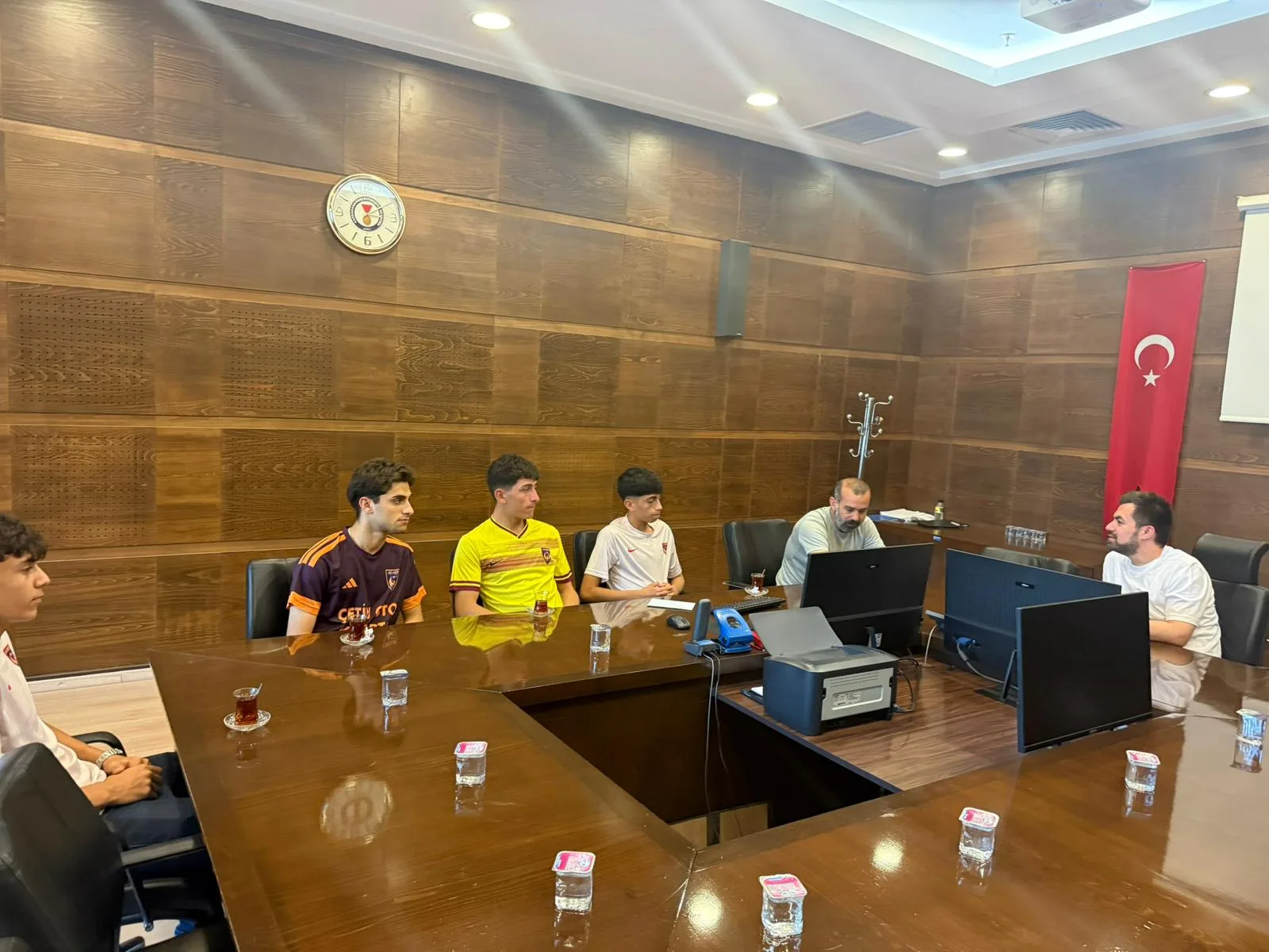 Gençliğin En Büyük Destekçisi Sezal’a Vefa Ziyareti