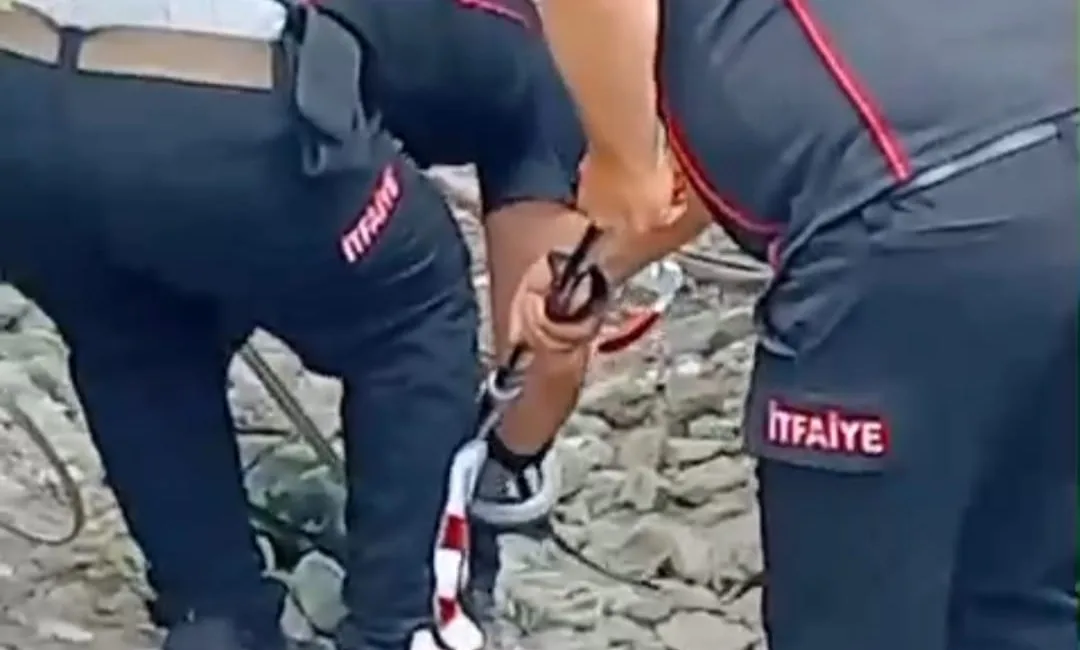 Kahramanmaraş’ın Andırın ilçesinde bir evin kümesine giren yaklaşık 2 metre