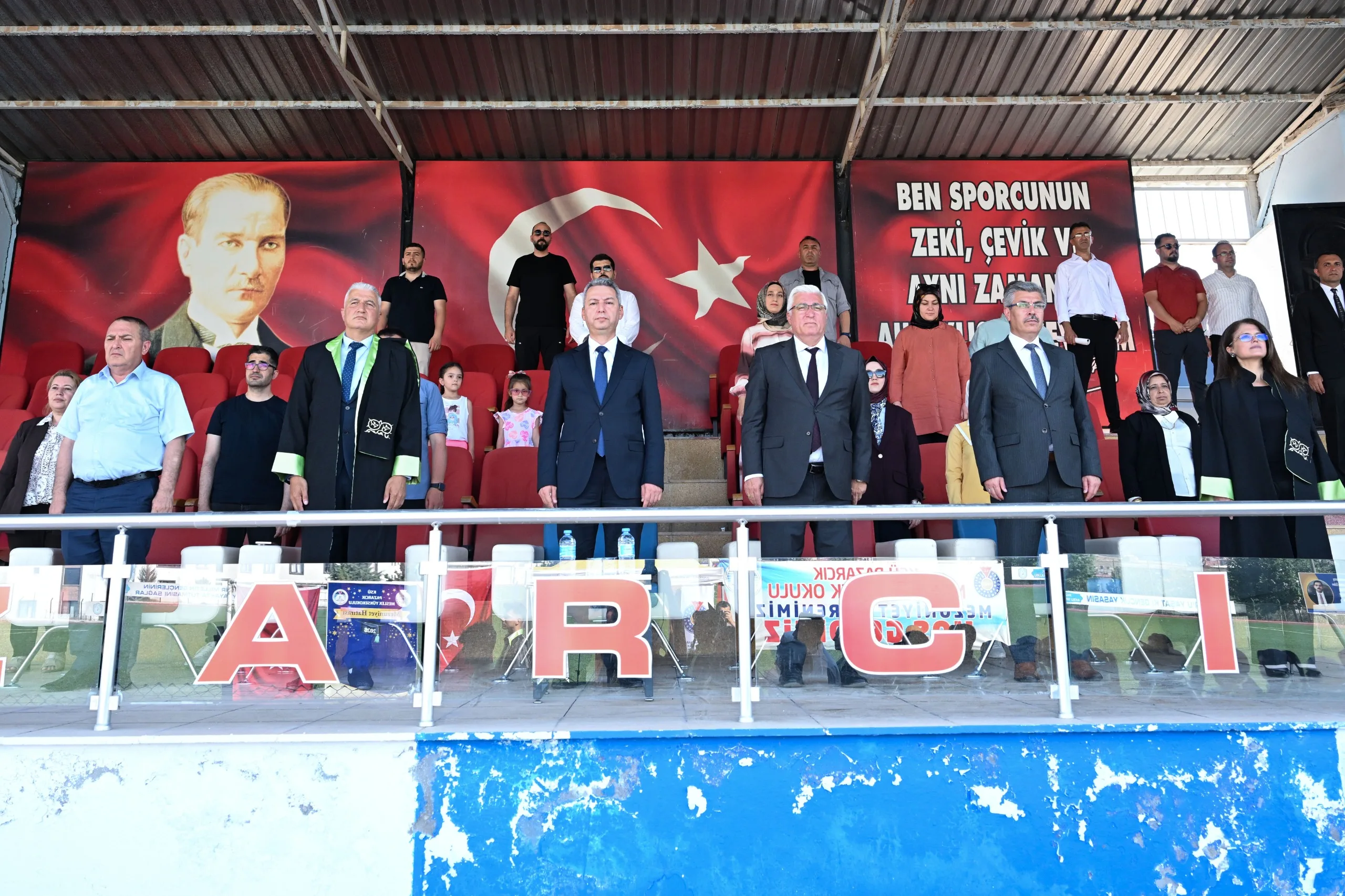 Pazarcık Meslek Yüksekokulu'nda Mezuniyet Heyecanı
