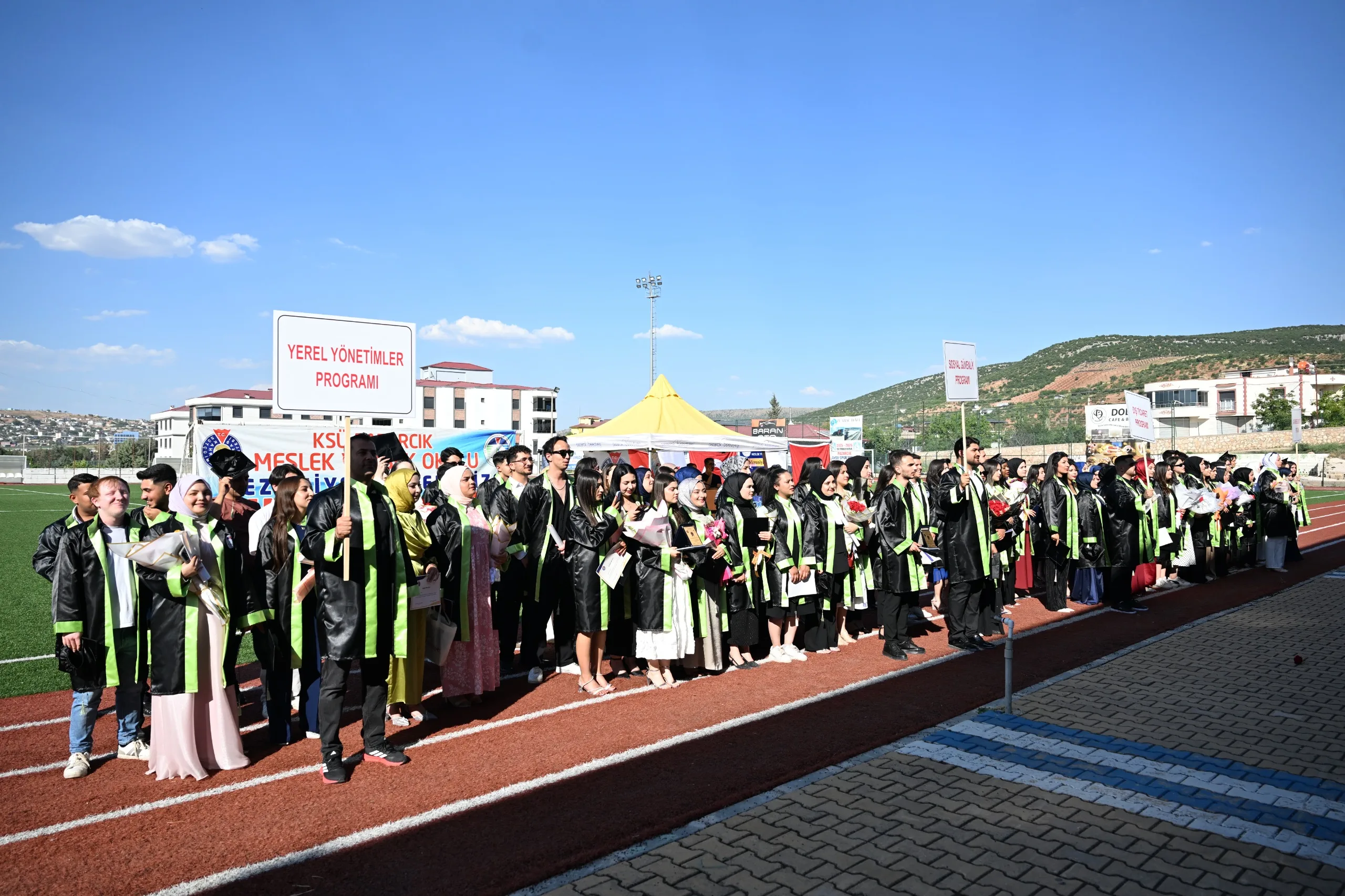 Pazarcık Meslek Yüksekokulu'nda Mezuniyet Heyecanı