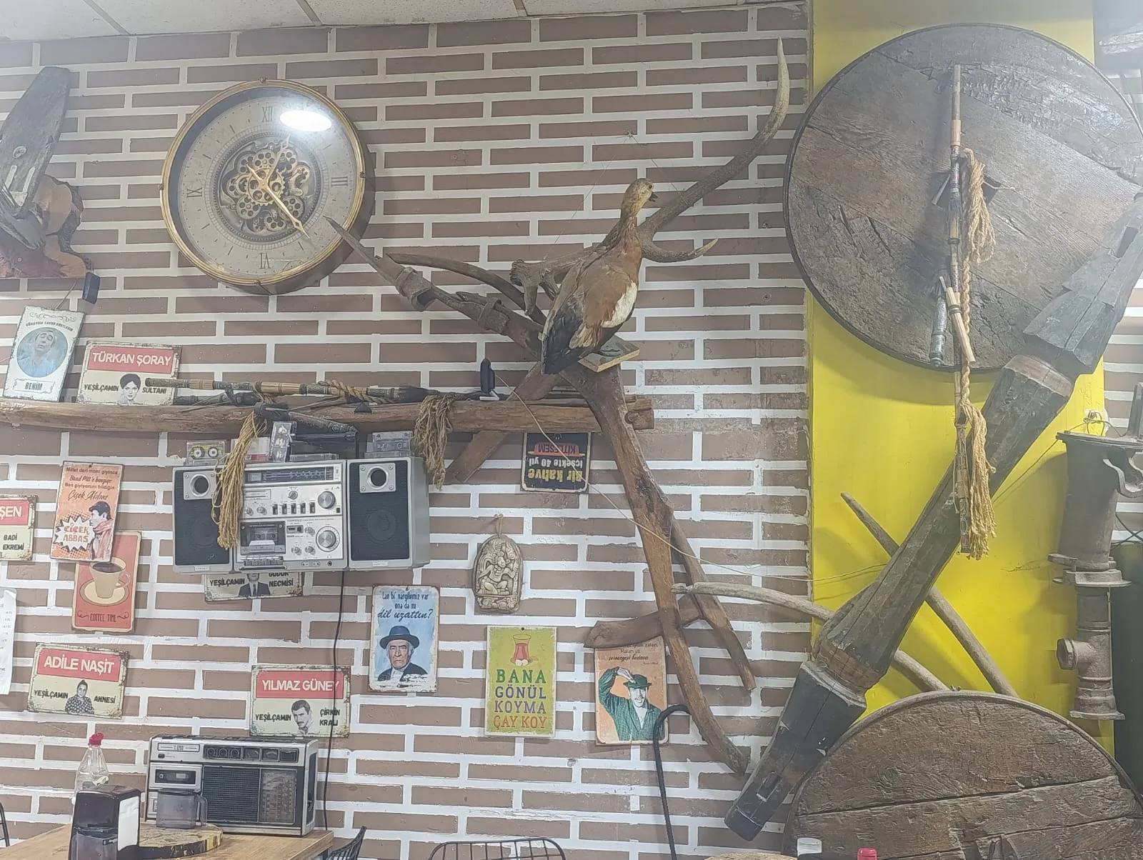 Andırın’da Bir Çay Evi Değil, Adeta Tarih Müzesi!