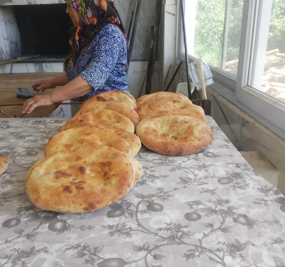 Meşhur Çerkez Ekmeği Tezgahlardaki Yerini Aldı!