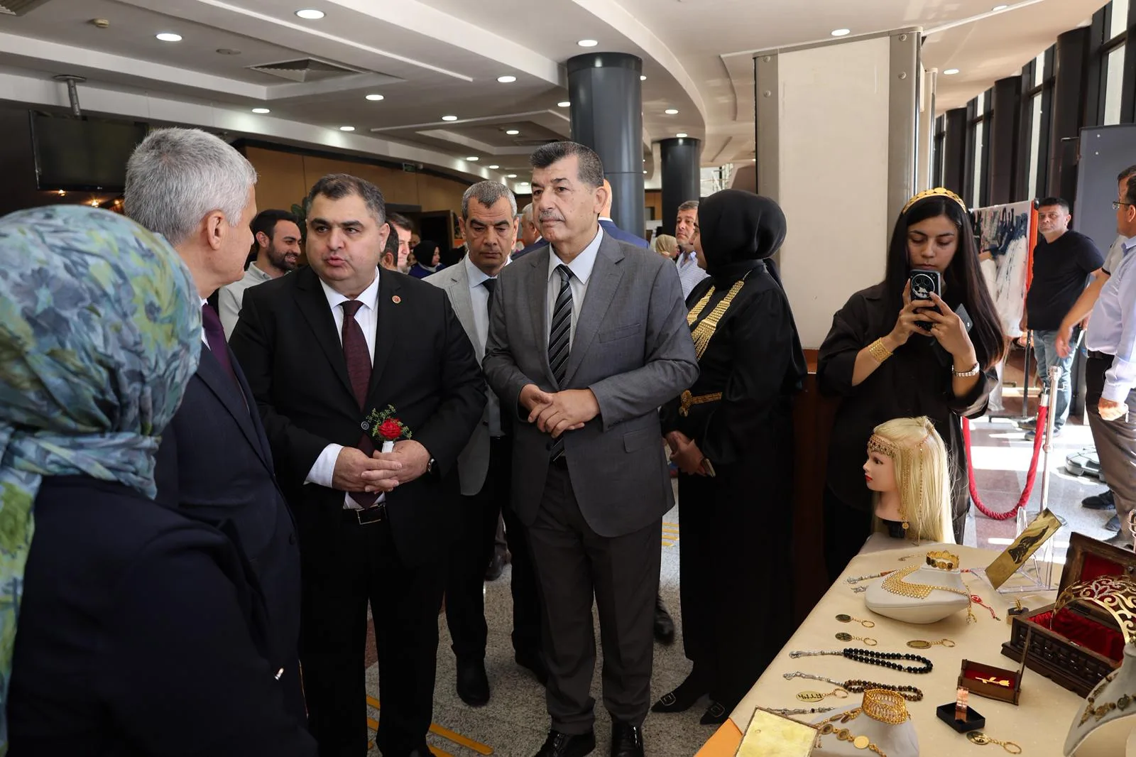 Hayat Boyu Öğrenmenin Renkleri Geleneksel Yıl Sonu Sergimizde Buluştu