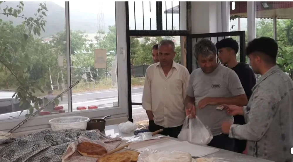 Meşhur Çerkez Ekmeği Tezgahlardaki Yerini Aldı!